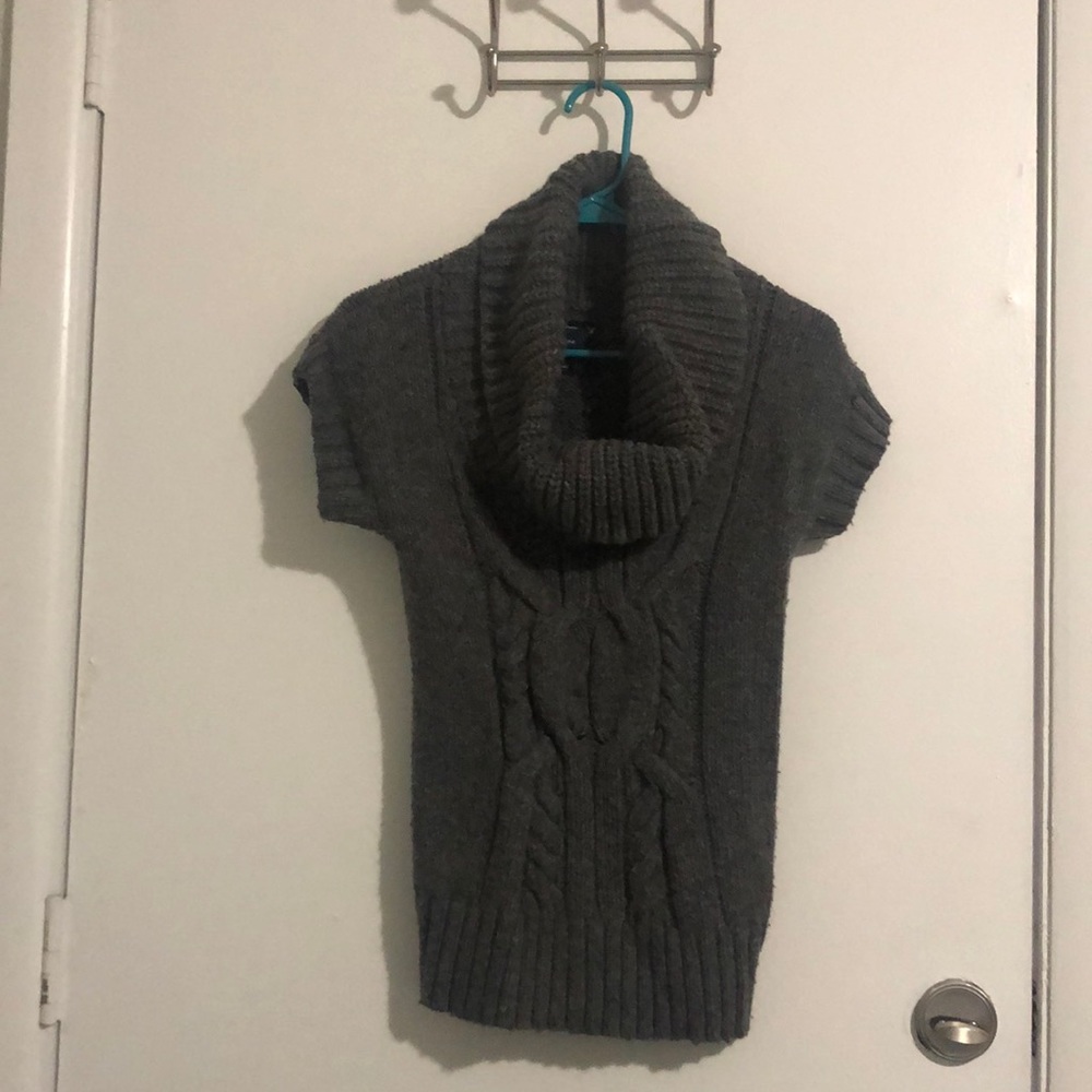 Charcoal gray short sleeve turtle neck sweater